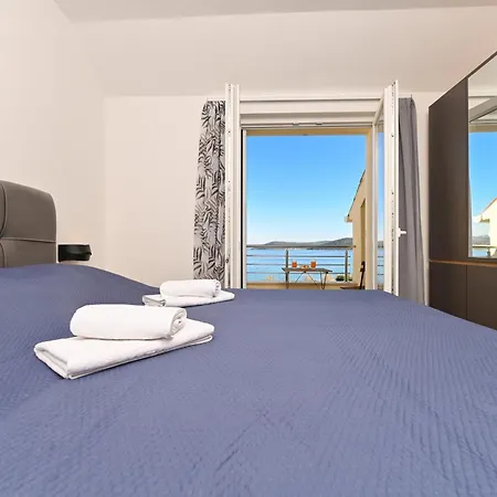 Tamaris Vila Mali Drvenik