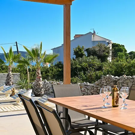 Tamaris * Mali Drvenik