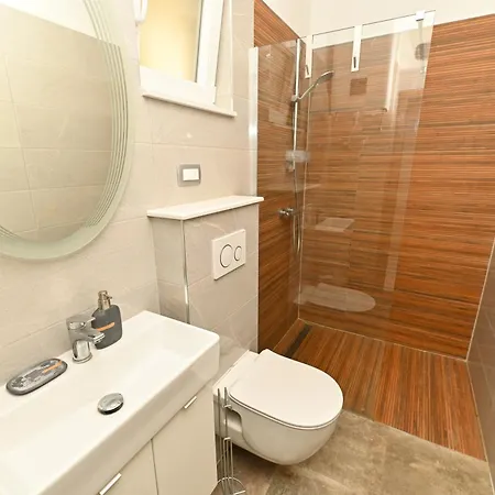 Tamaris Mali Drvenik