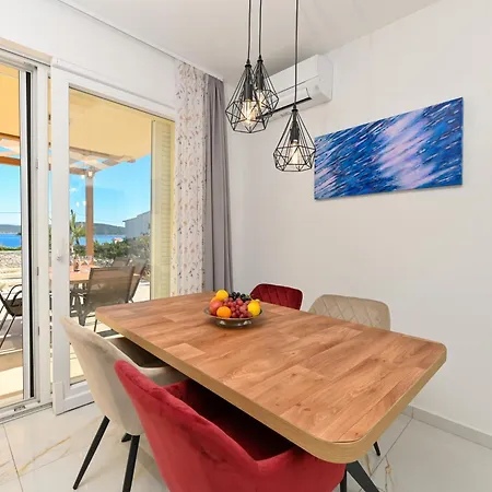 Tamaris * Mali Drvenik